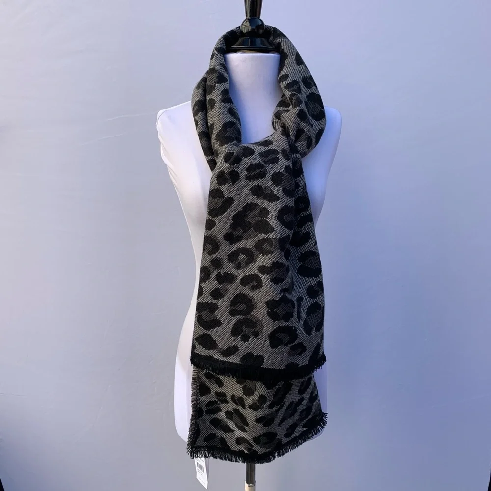 COLLECTION XIIX Leopard Woven Scarf